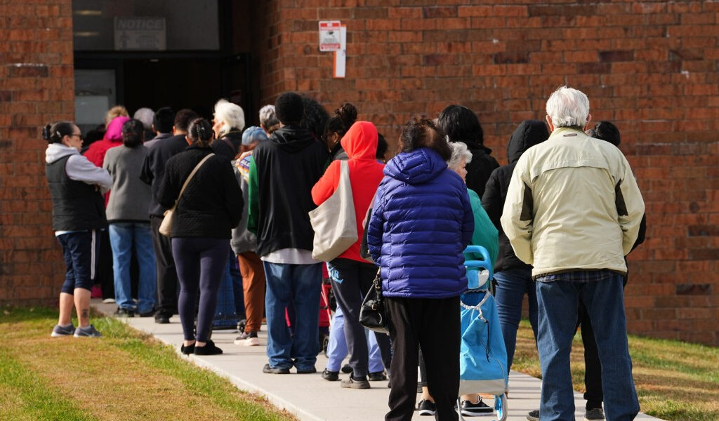 La Corte Suprema emite una orden de emergencia para bloquear los pagos completos de ayuda alimentaria de SNAP