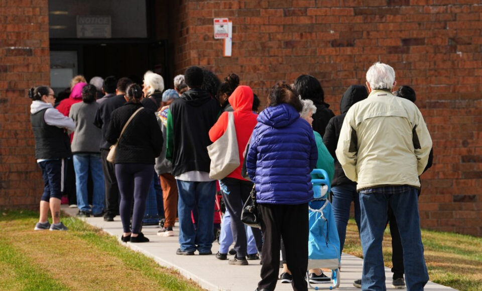 La Corte Suprema emite una orden de emergencia para bloquear los pagos completos de ayuda alimentaria de SNAP