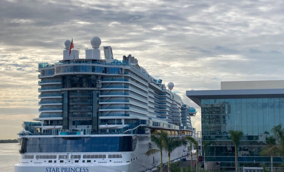 Star Princess debuta en Florida con un bautizo de tequila