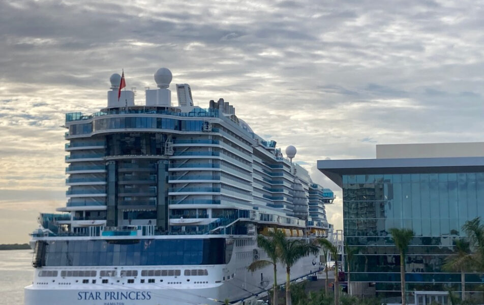 Star Princess debuta en Florida con un bautizo de tequila