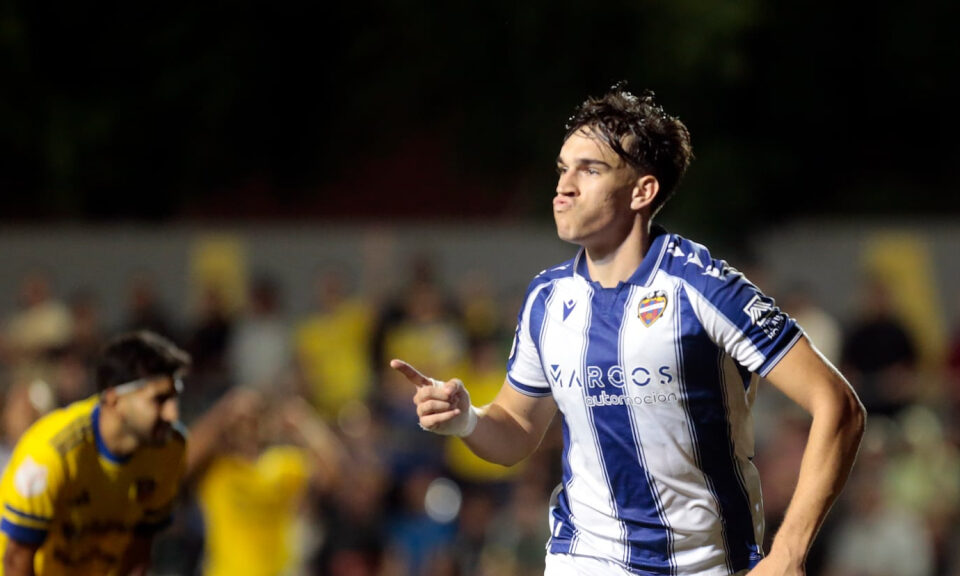 Espí rescata al Levante sobre la bocina