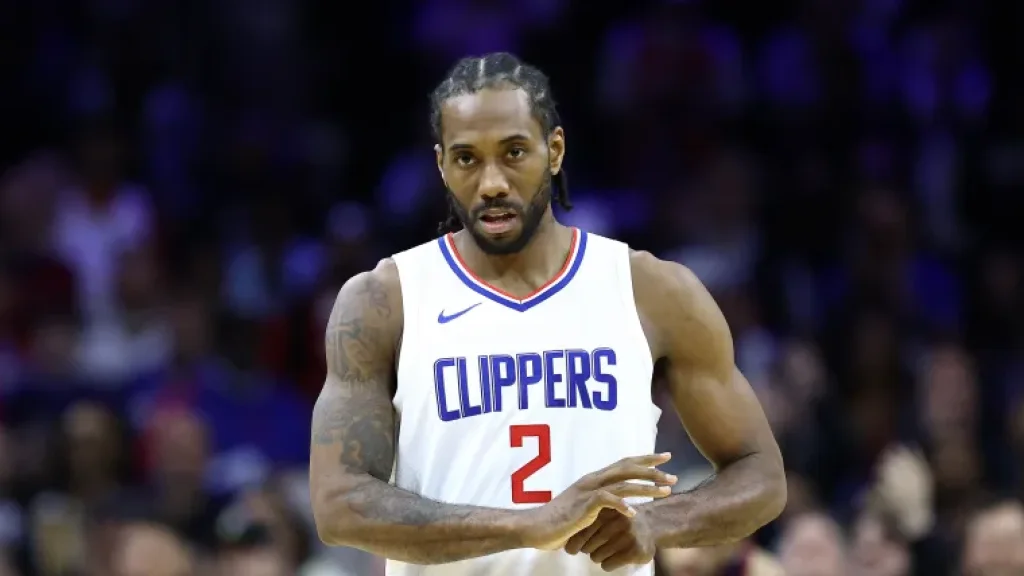 Una nueva lesión vuelve a golpear a Kawhi Leonard: qué tiene y cuándo podrá volver a jugar | Sporting News Argentina