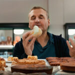 Phil Rosenthal, hambriento de conexión humana, regresa a Florida Central para mostrarse