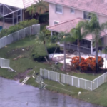 Pequeño avión que transportaba suministros para Jamaica tras el paso del huracán Melissa se estrella en vecindario de Florida | CNN