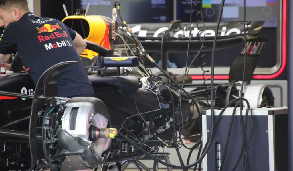 McLaren quiere una aclaración de la FIA por el motor de Verstappen en Brasil