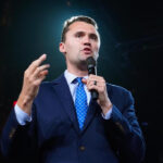 Empleado despedido por publicaciones de Charlie Kirk demanda a Eastern Florida State College