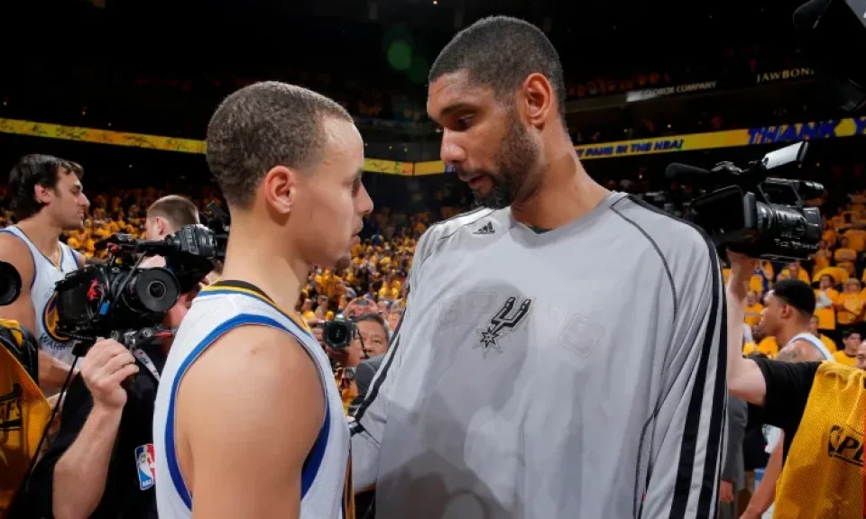 El motivo especial por el que Steve Kerr comparó a Stephen Curry con Tim Duncan | Sporting News Argentina