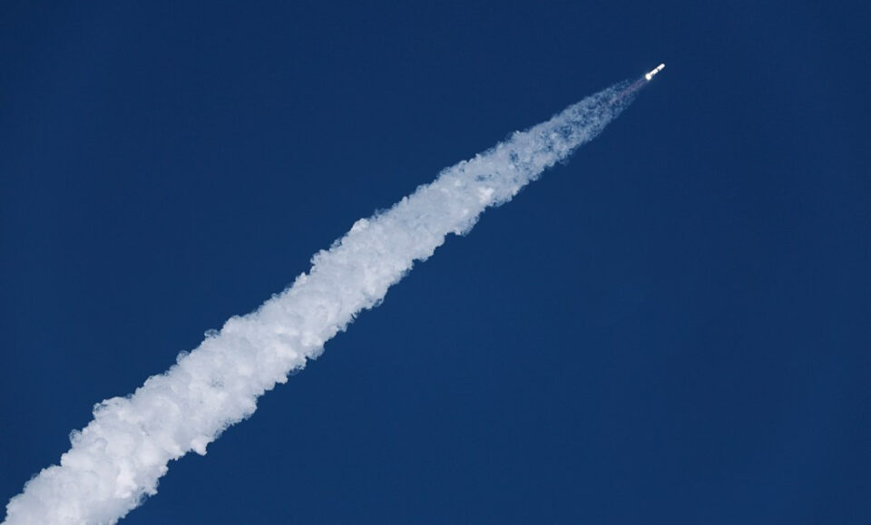 Blue Origin sube alto con el lanzamiento y el primer aterrizaje de refuerzo en New Glenn