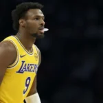 Bronny James recibe su oportunidad como titular en Los Angeles Lakers: así jugó vs. Milwaukee Bucks | Sporting News Argentina