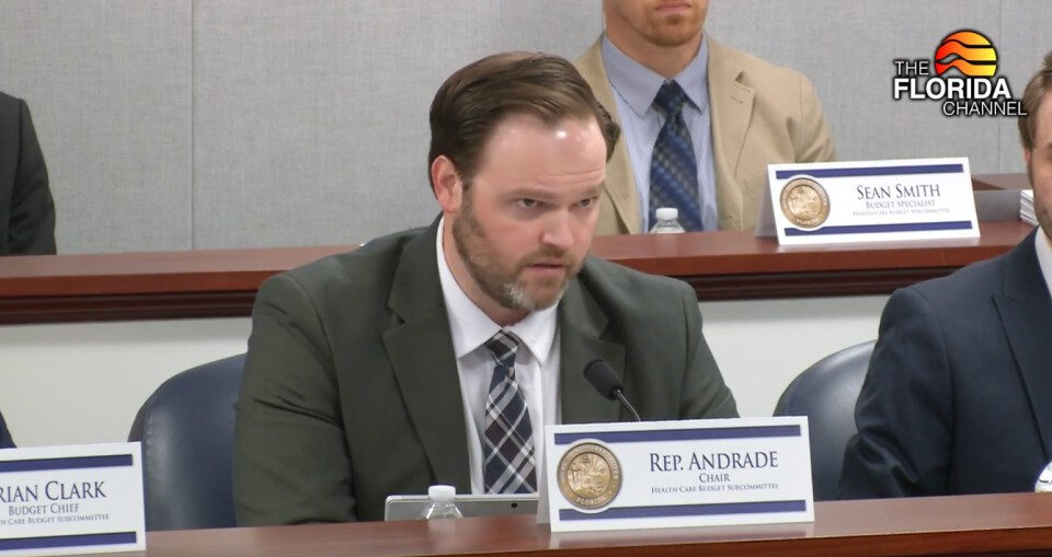 El legislador que dirigió la investigación de Hope Florida tiene como objetivo poner fin a las demoras en los registros públicos