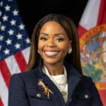 Acusan a congresista federal de Florida de desviar $5 millones en fondos de FEMA