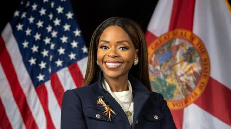 Acusan a congresista federal de Florida de desviar $5 millones en fondos de FEMA