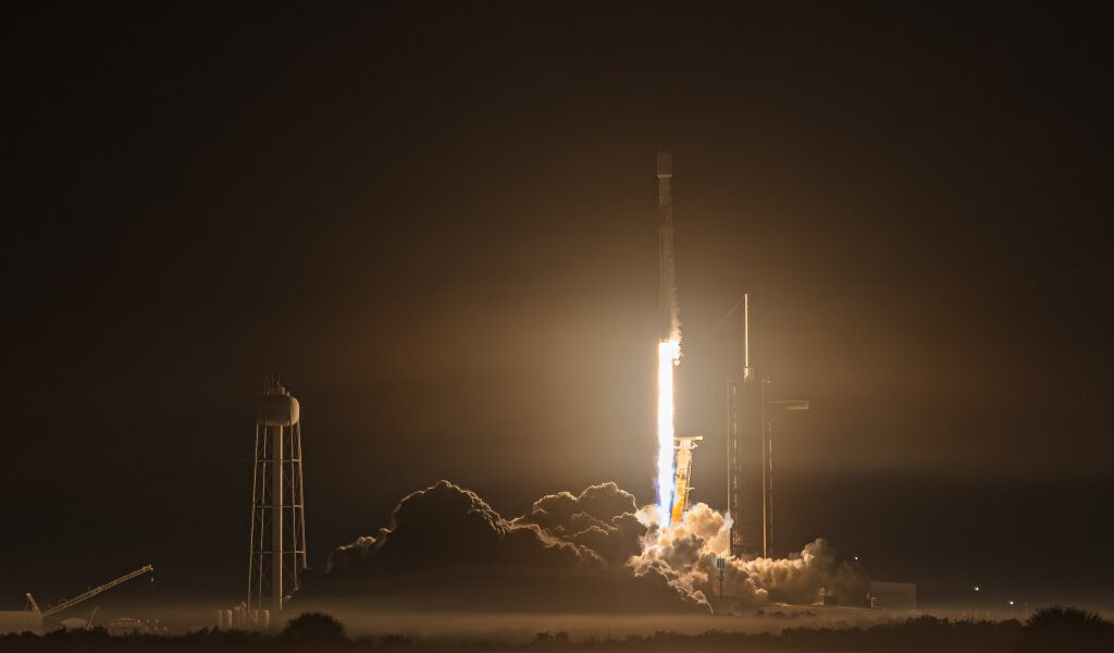 El lanzamiento de SpaceX marca la misión número 100 desde Space Coast en 2025