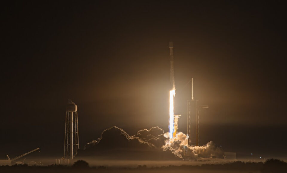 El lanzamiento de SpaceX marca la misión número 100 desde Space Coast en 2025