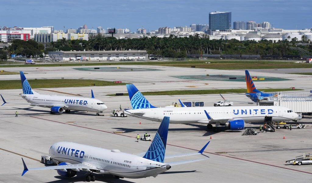 La FAA otorga bonos de $10 mil solo a los controladores de tráfico aéreo con asistencia perfecta durante el cierre