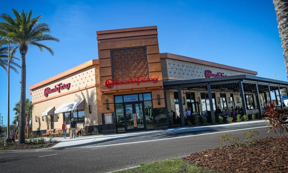 La tan esperada Cheesecake Factory finalmente llega a Wesley Chapel