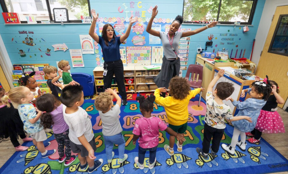 Las familias enfrentan una larga lista de espera para el programa de cuidado infantil subsidiado de Florida