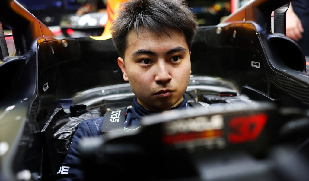 Ayumu Iwasa, de Red Bull, «sería mejor que Tsunoda» en F1