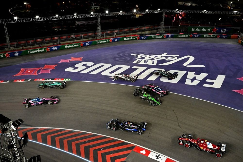 Pierre Gasly quedó en contramano en la curva uno de la carrera en Las Vegas.