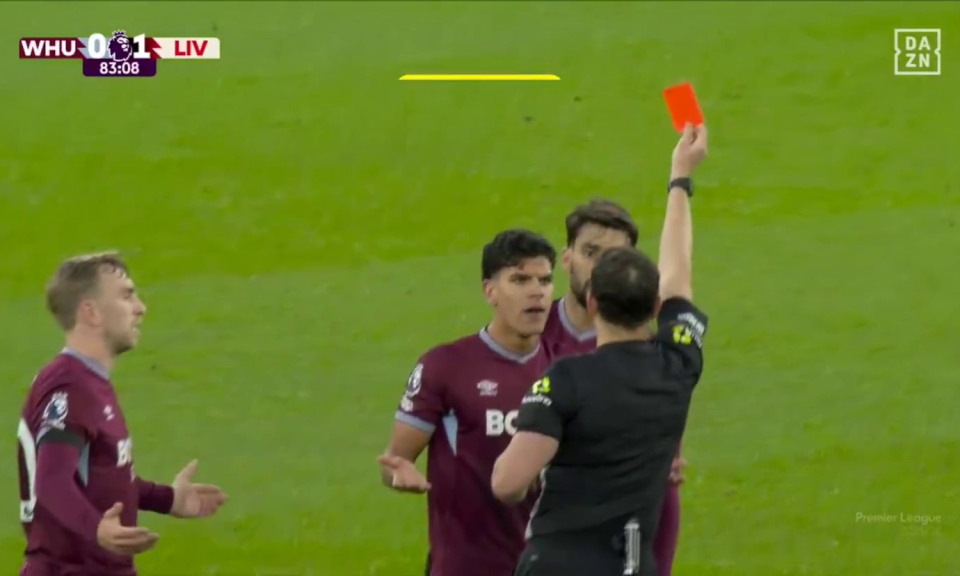 La roja a Paquetá, que fue investigado por apuestas, que ha levantado suspicacias en redes