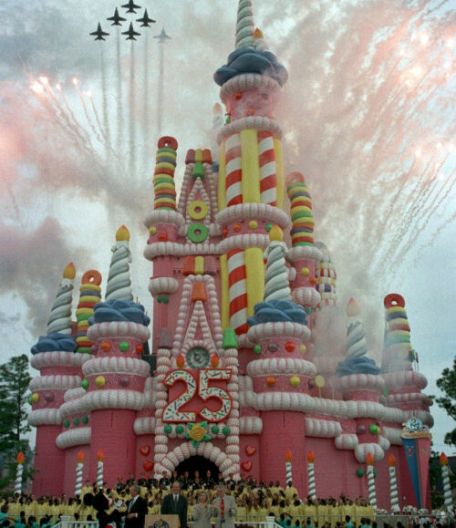 Subasta de Disney: Castillo fácil de hacer, estrella de Epcot 2000 y más