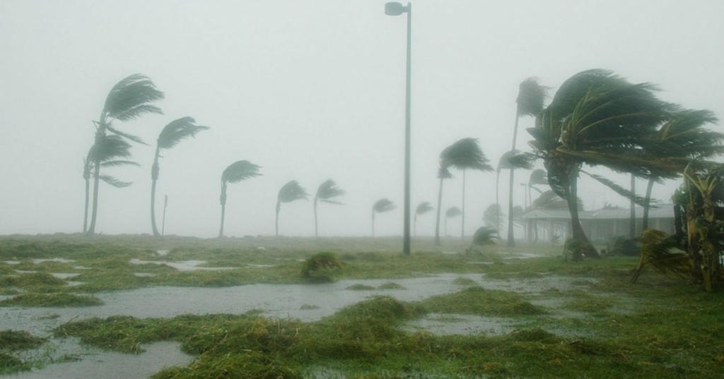 Un tercio de residentes de Florida evalúa irse por clima extremo y situación financiera