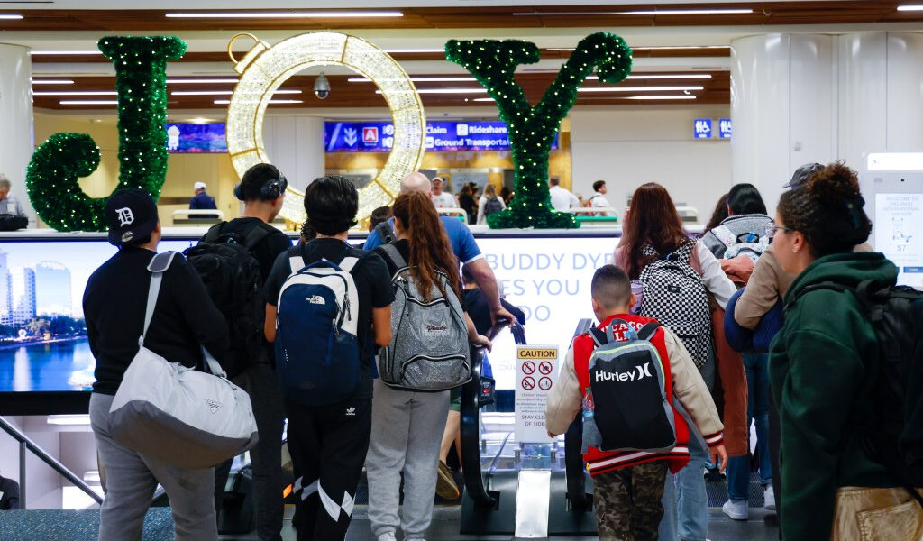 Las tiendas de viajes Hudson News del aeropuerto de Orlando cerrarán