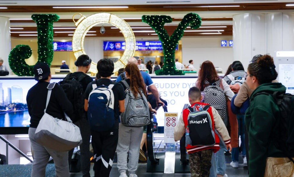 Las tiendas de viajes Hudson News del aeropuerto de Orlando cerrarán