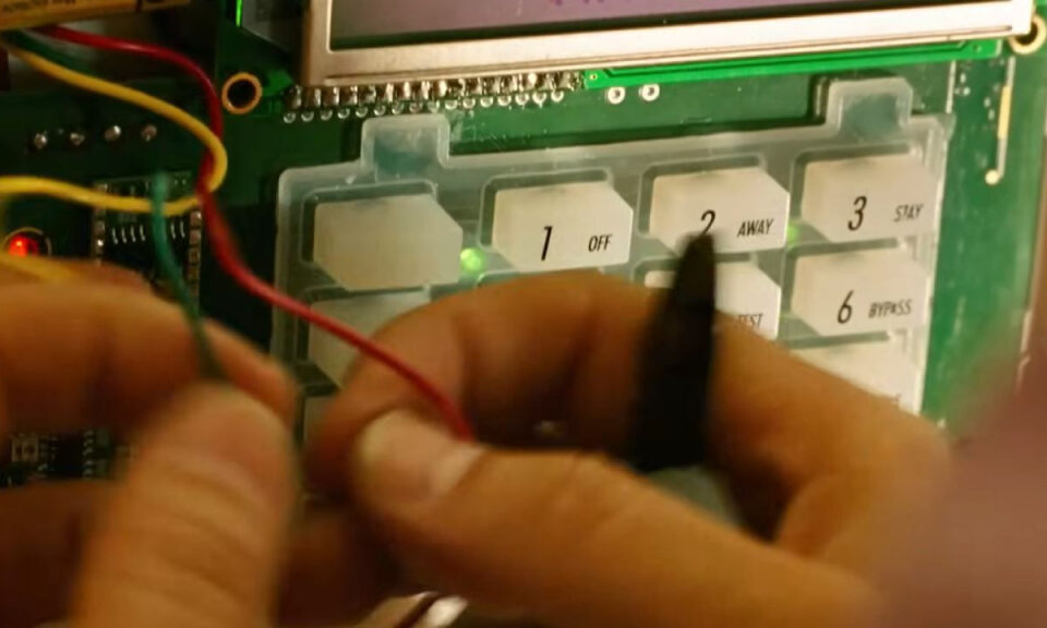 Hoy en TV: 1 millón de espectadores españoles fueron al cine por esta desternillante película que inició una trilogía de 1.500 millones