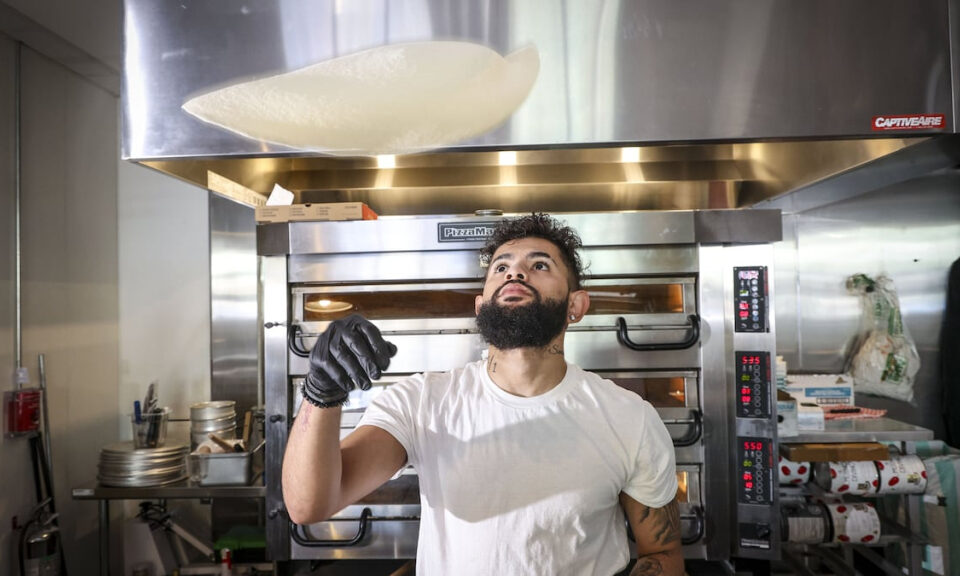 El nuevo restaurante trae delicatessen, cafetería y bar al estilo de Nueva Jersey a North Hyde Park