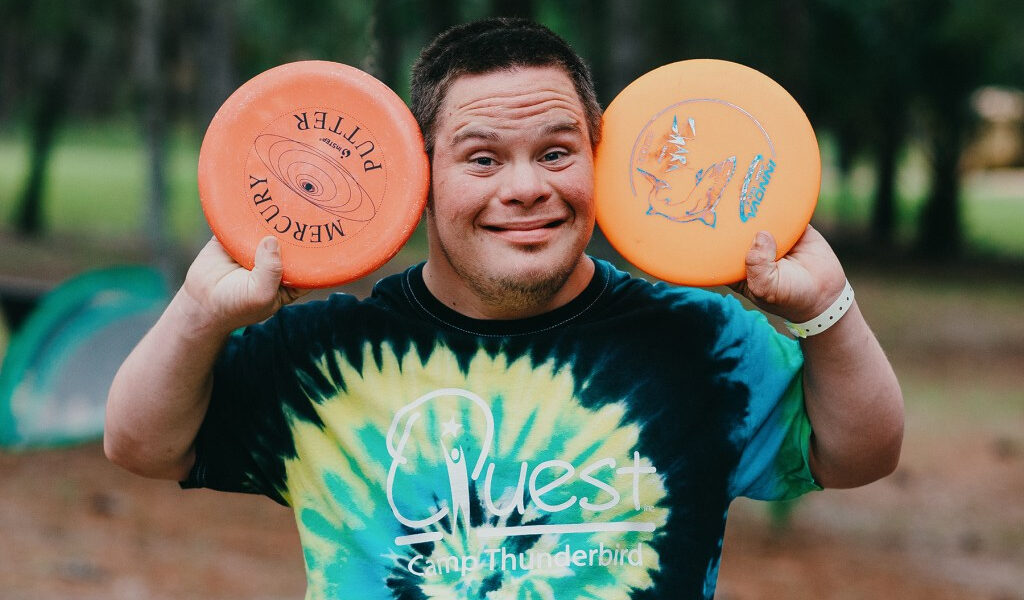 Maxwell: 16 formas de ayudar a otros en estas fiestas