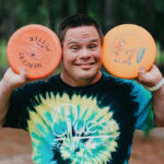 Maxwell: 16 formas de ayudar a otros en estas fiestas