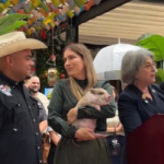 Alcaldesa de Miami-Dade indulta a un cerdito y evita que se convierta en cena navideña