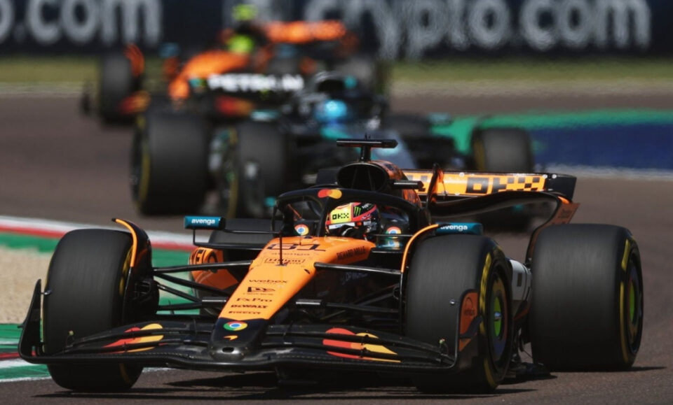 El tope presupuestario hizo posible el título de McLaren, según Toto Wolff