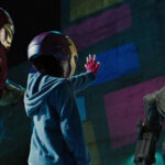 Jon Favreau escondió a su hijo tras una máscara en ‘Iron Man 2’: en realidad le ha usado en varias de sus películas