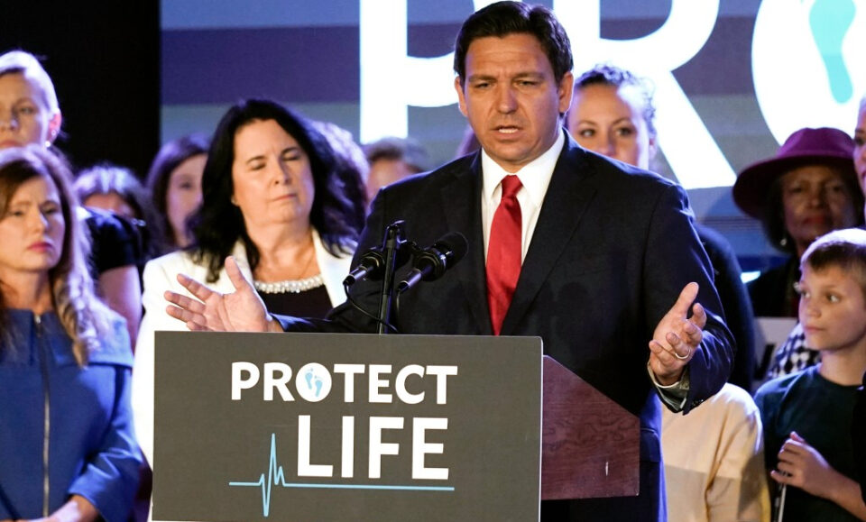 Maxwell: el escándalo de gastos de DeSantis fue ‘corrupción a expensas de los niños’