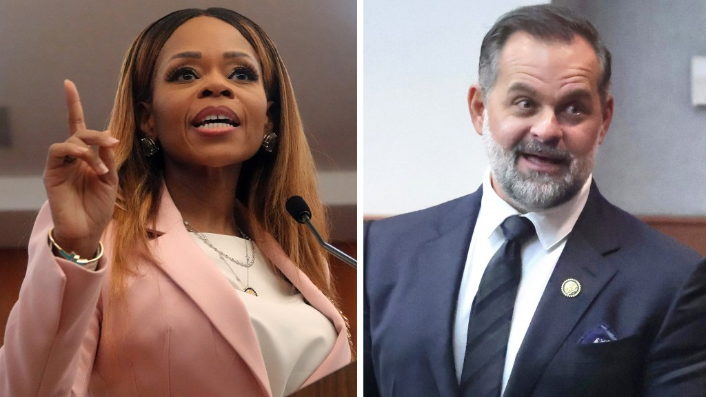 Maxwell: Acusado, investigado, vergonzoso. Dos representantes de Florida muestran el problema del partidismo