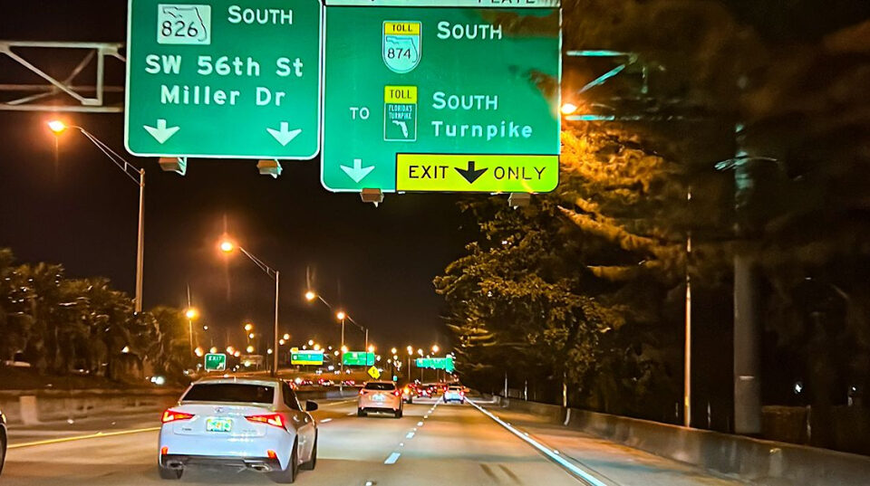 DeSantis baraja eliminar peajes para residentes de Florida y trasladar el costo a turistas