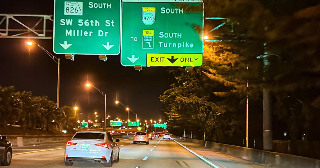 DeSantis baraja eliminar peajes para residentes de Florida y trasladar el costo a turistas