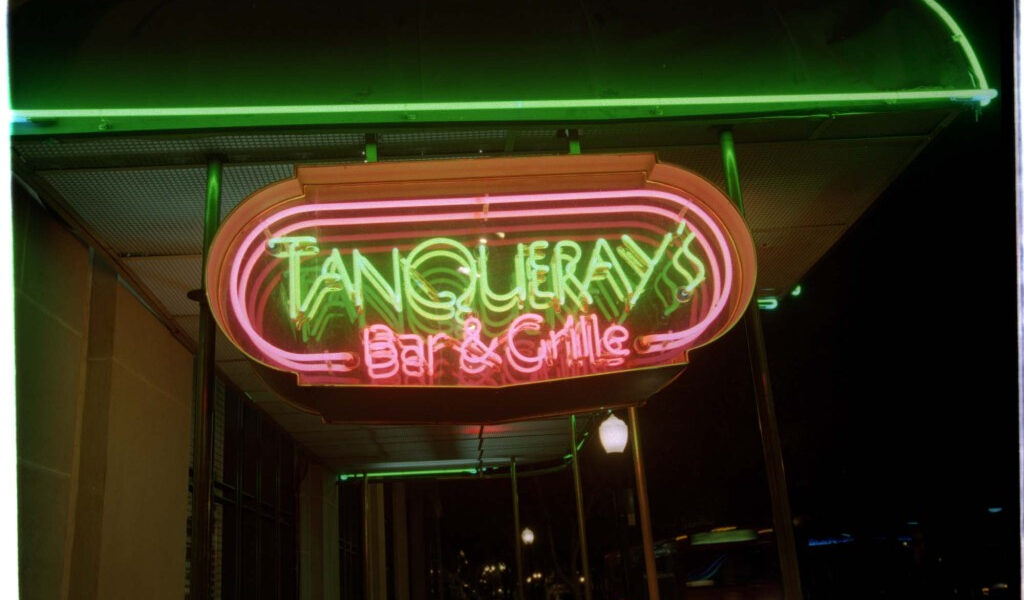 Tanqueray’s cerrará: el pilar de la música del centro abrió sus puertas en 1989