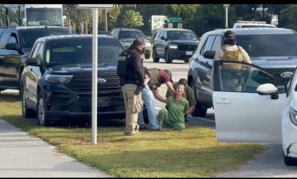 Imágenes de cámaras corporales muestran a agentes federales amenazando a un ciudadano estadounidense detenido en Key Largo