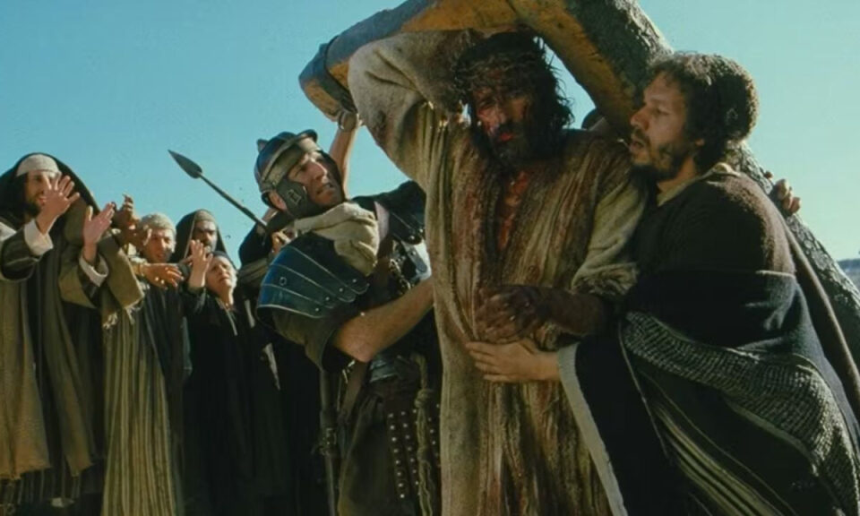 «Muchos entrarán a la sala con un ánimo devoto y saldrán profundamente perturbados»: el mejor crítico de cine de la historia le dio 4 estrellas a esta polémica película