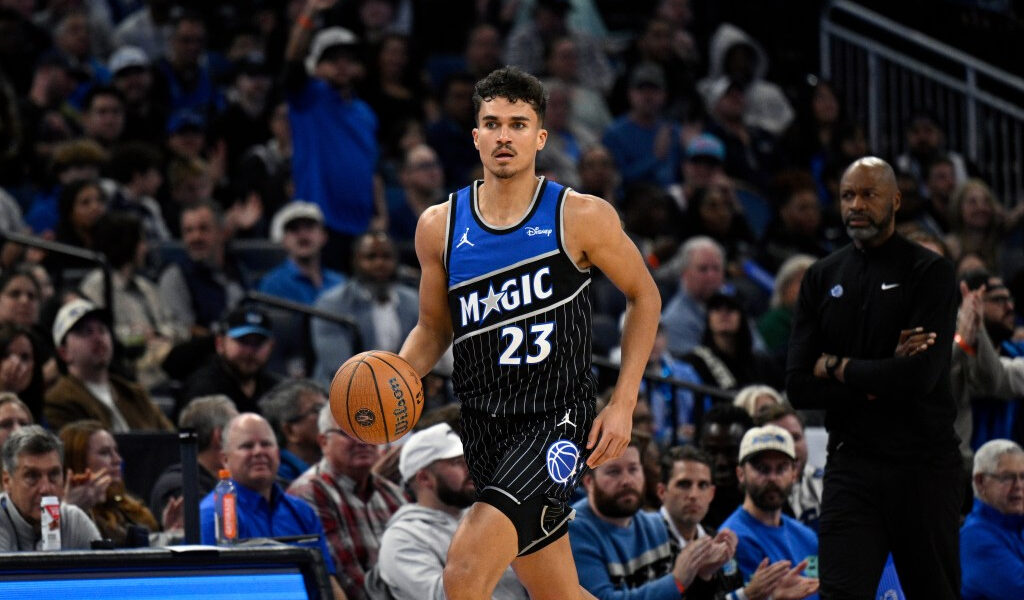 El entrenador del Magic Jamahl Mosley comparte actualizaciones sobre Suggs, da Silva y los hermanos Wagner