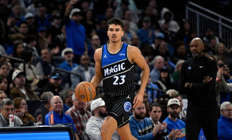 El entrenador del Magic Jamahl Mosley comparte actualizaciones sobre Suggs, da Silva y los hermanos Wagner