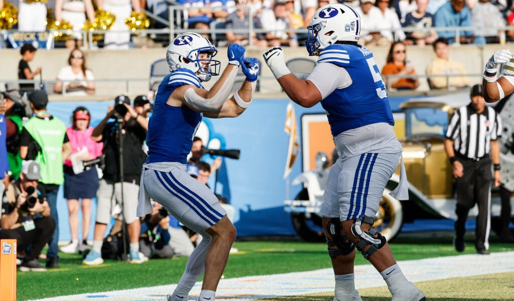 BYU se recupera de un déficit de dos dígitos para ganar el Pop-Tarts Bowl