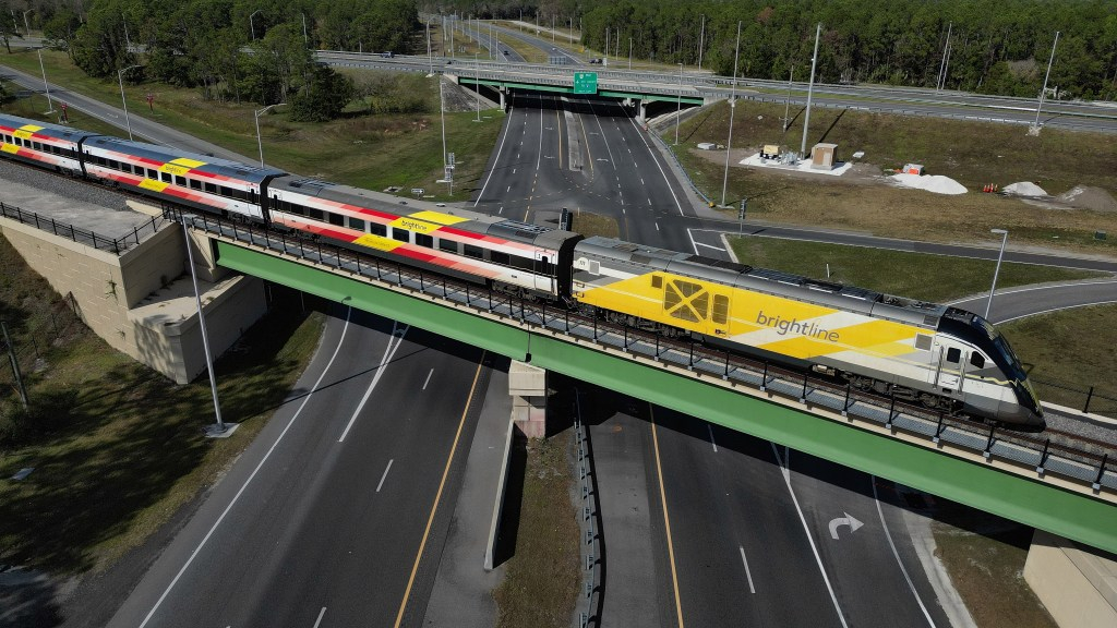Brightline mata a decenas, pero no en Orlando. ¿Por qué?