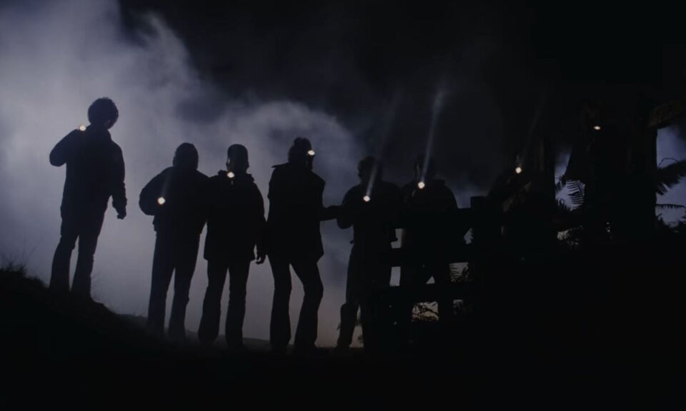 «Nunca debí haber hecho eso»: Spielberg lamenta profundamente el polémico cambio que sufrió ‘E.T.’ en su regreso a cines