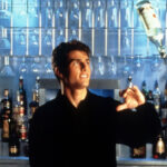 Tom Cruise no dejaba de romper las botellas en ‘Cocktail’. Por suerte, encontraron la solución más lógica