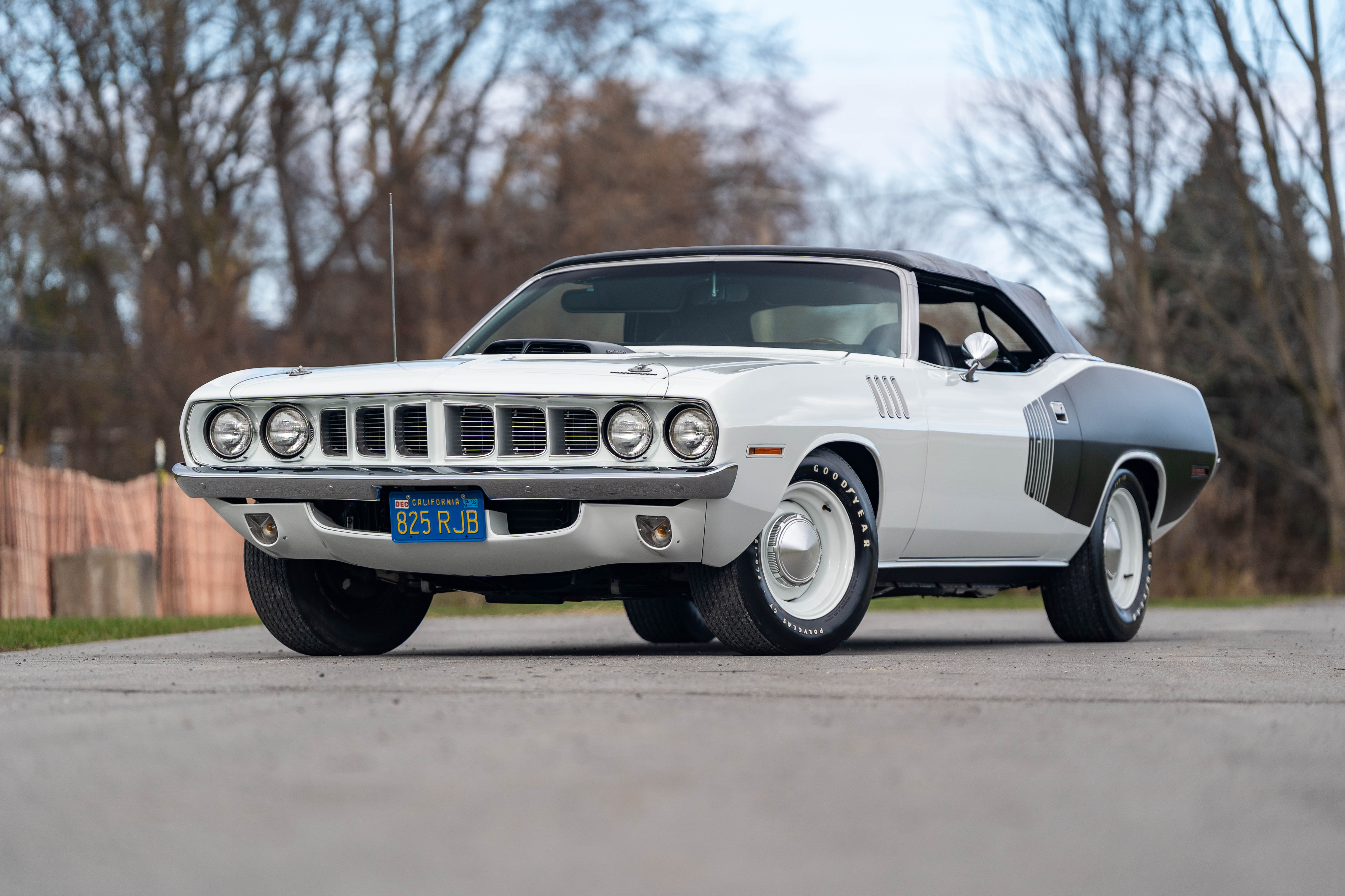 Un Plymouth Hemi Cuda convertible de 1971 es uno de los raros autos de colección que se subastarán en Mecum Kissimmee 2026. (Cortesía de Mecum Auctions, Inc.)