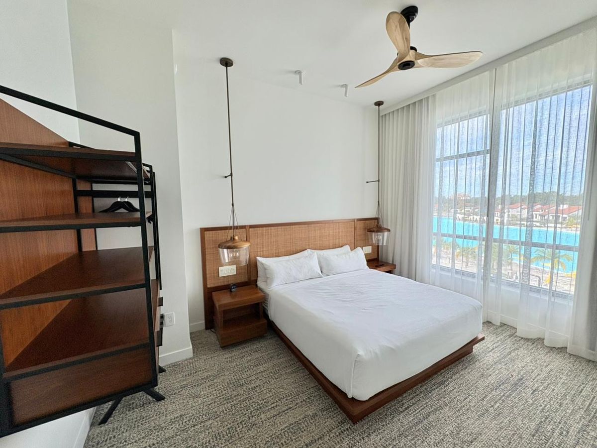 La propuesta combina cercanía a Disney, alojamiento de lujo y espacios pensados para grupos.